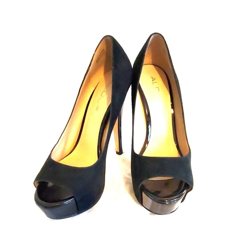 Aldo black suede pump